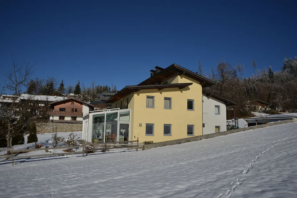Reduzierter Preis:Großes Einfamilienhaus mit Einliegerwohnung in traumhafter Sonnenlage im Kurort Bad Häring zu kaufen - Bild