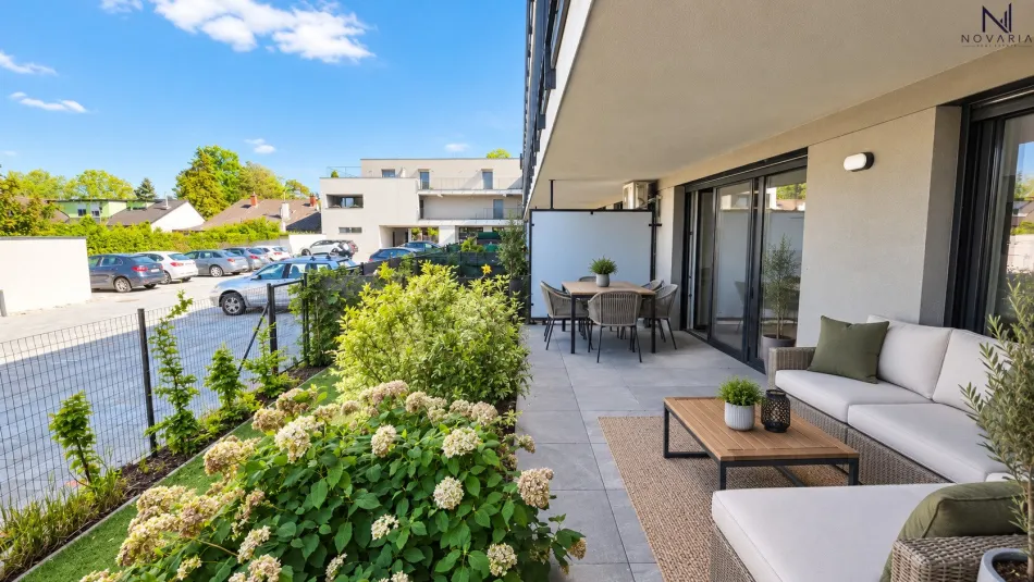Neuwertige 4-Zimmer-Gartenwohnung mit großer Loggia & Stellplatz - Titelbild