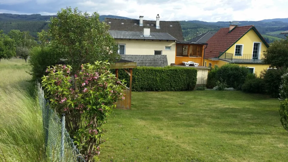 Wohnen mit Garten – Charmante Haushälfte mit besonderem Wohlfühlcharakter - Bild