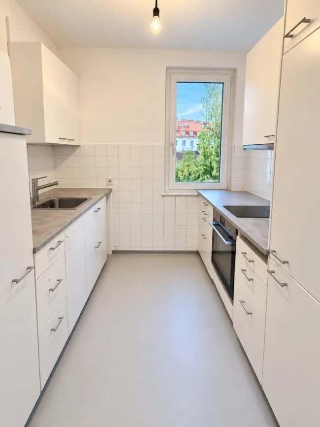 Moderne, sanierte 2-Zimmer-Wohnung mit neuer Einbauküche - Bild