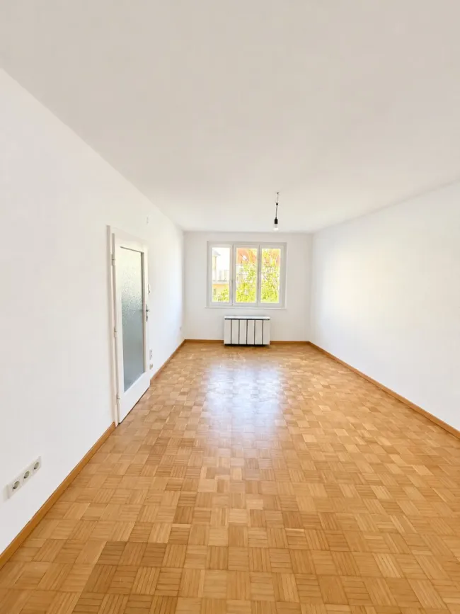 Moderne, sanierte 2-Zimmer-Wohnung mit neuer Einbauküche - Titelbild