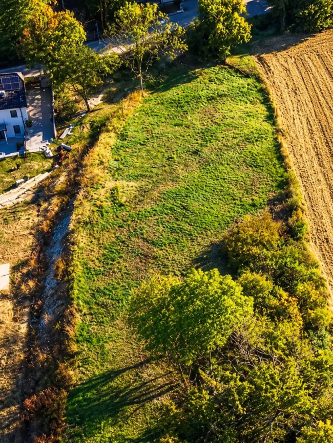 Baugrundstück in Klosterneuburg — Natur, Aussicht & optimale Verkehrsanbindung - Bild