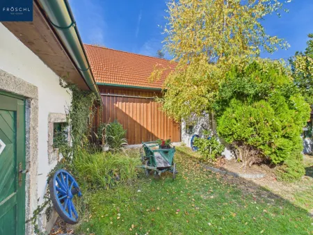 Gewachsenes Ensemble aus Wohnhaus und Nebengebäuden