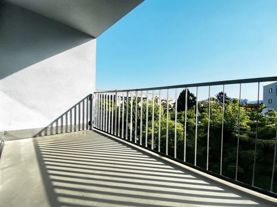 PERFEKTE FAMILIENWOHNUNG MIT LOGGIA UND DACHPOOL & FITNESSRAUM - Bild