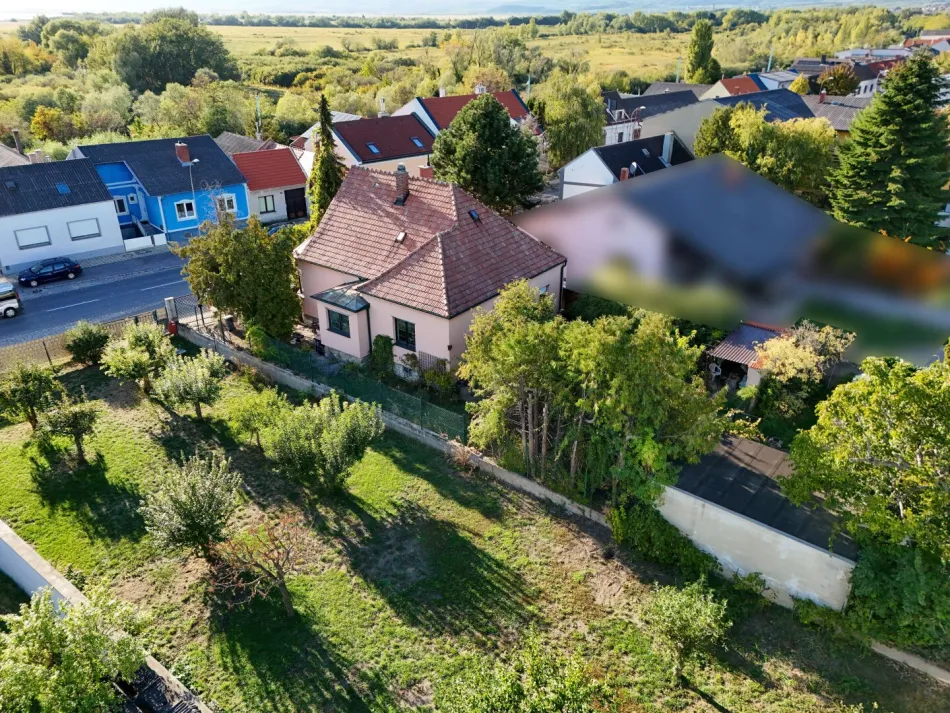 Charmantes Ziegelhaus mit Wohnkeller, Sauna und Naturgarten | Weiden am See - Bild
