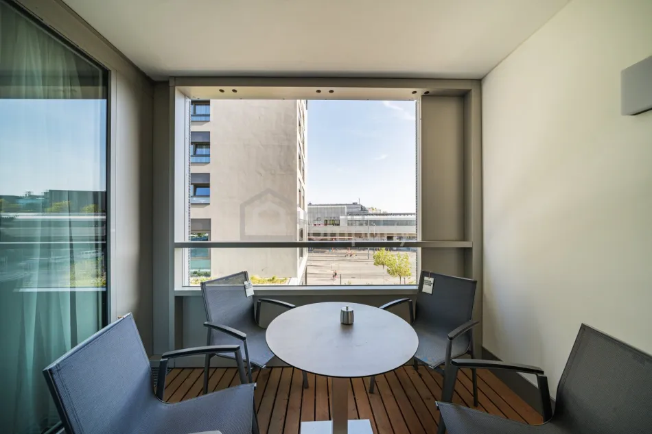 Familienfreundliche 3-Zimmer-Wohnung mit Loggia im VIENNA TWENTYTWO – Pool über den Dächern, Gym, all-inclusive | 1220 Wien - Bild