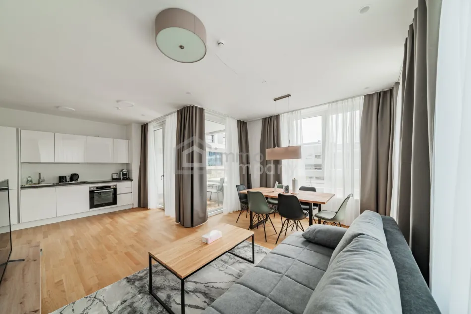 Familienfreundliche 3-Zimmer-Wohnung mit Loggia im VIENNA TWENTYTWO – Pool über den Dächern, Gym, all-inclusive | 1220 Wien - Titelbild