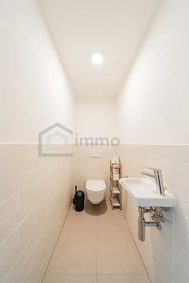Familienfreundliche 3-Zimmer-Wohnung mit Loggia im VIENNA TWENTYTWO – Pool über den Dächern, Gym, all-inclusive | 1220 Wien - Bild
