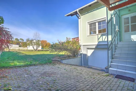 Hauseingang / Garage