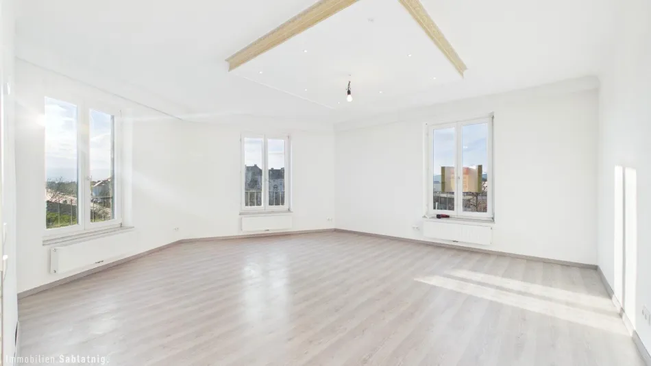VOLLSANIERT! BALKON! STADTBLICK! Moderne 3-Zimmer-Wohnung mit ca. 80 m² Wohnfläche in Wiener Neustadt – einziehen und wohlfühlen! - Titelbild