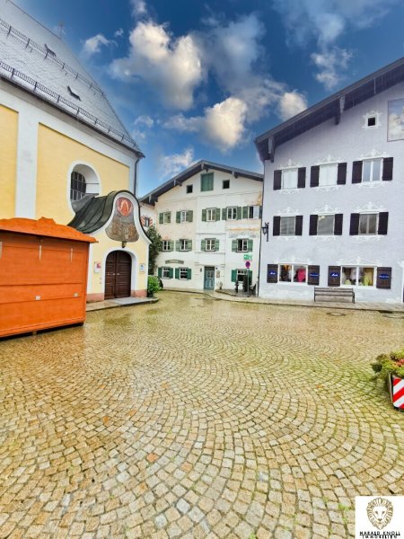 NEU! Reduzierter Preis! Historisches Haus mit zusätzlichen Geschäfts- Büroflächen aus dem Jahre 1577 am Marktplatz