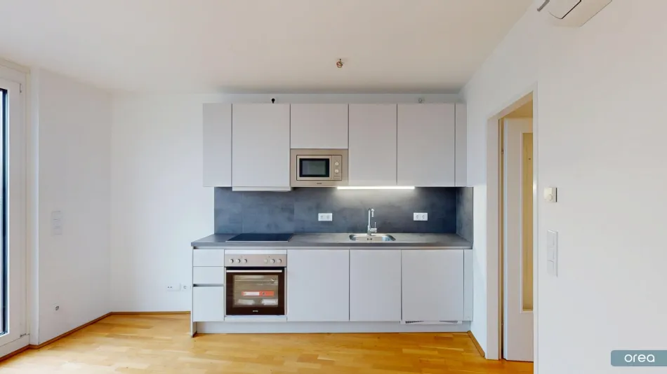 orea | Nahe U1: 2-Zimmer-Dachgeschoss Wohnung mit Balkon | Smart besichtigen · Online anmieten - Bild