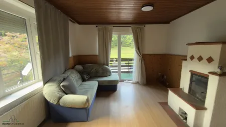 Zimmer im OG mit Balkon