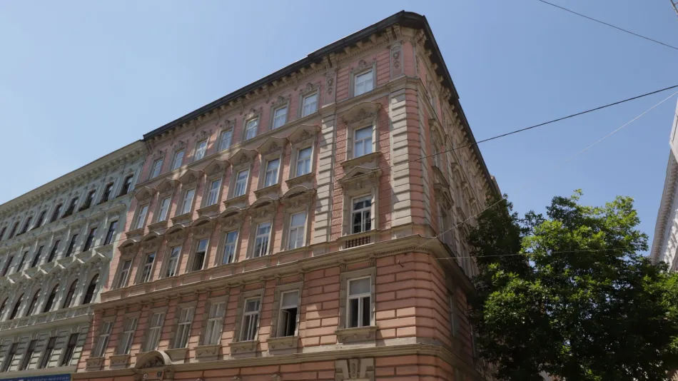 KLASSISCHER ALTBAU mit BALKON! - Titelbild