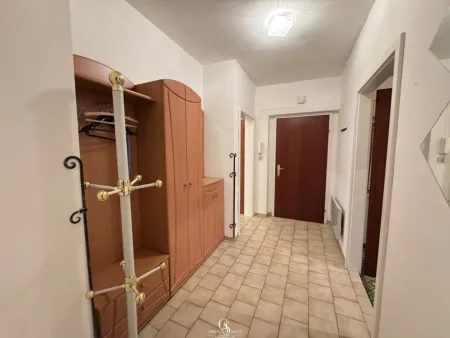 Vorraum / Garderobe