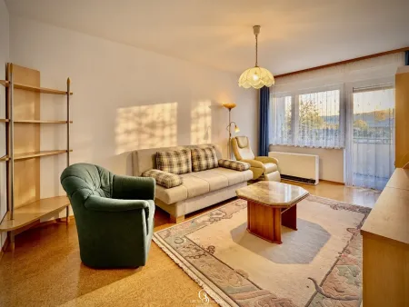 Ihr Wohnzimmer mit einer sonnigen Loggia