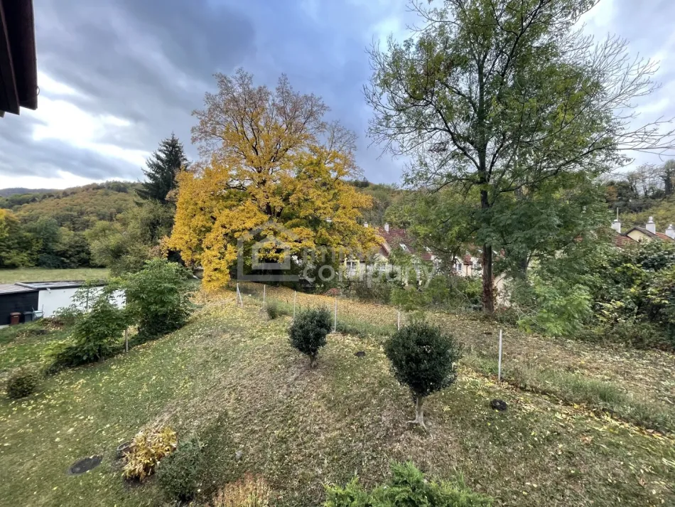 Schlossblick von der Loggia * 2-Zimmer Eigentumswohnung in Gloggnitz - Bild