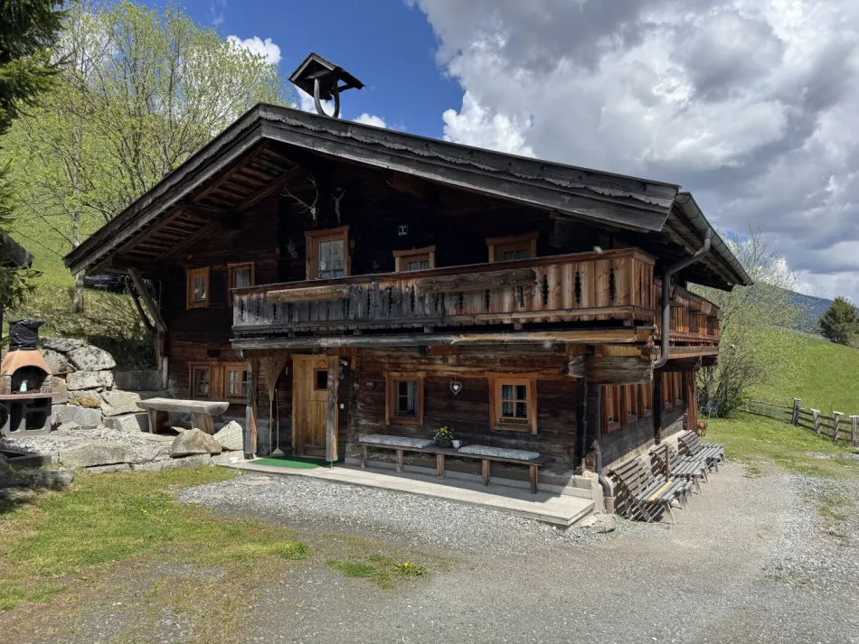 Wohnhaus im Bauernhausstil in Wald im Pinzgau - Titelbild