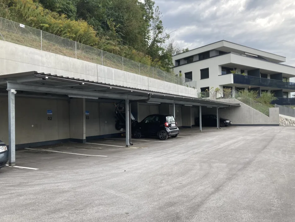 Investitionspaket: 3 überdachte Parkplätze in Vomp - Titelbild