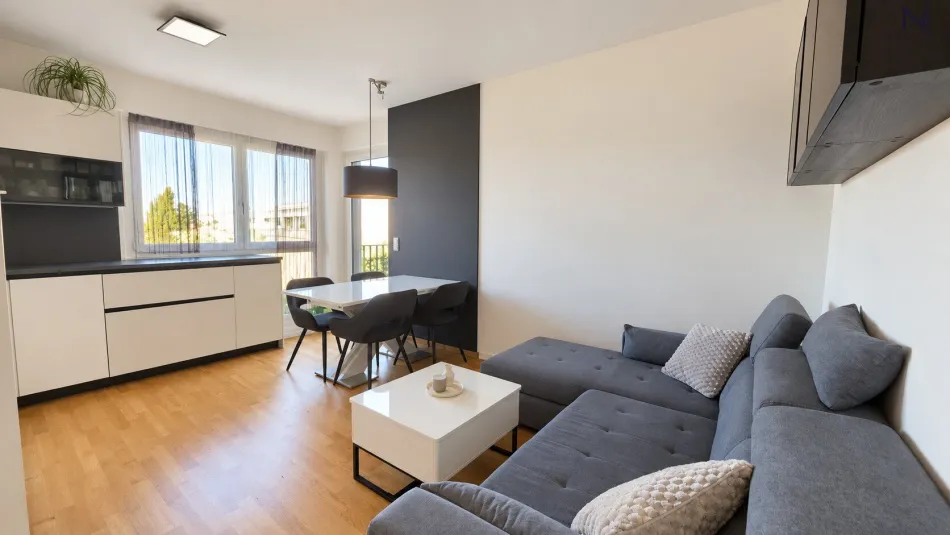Modernes Wohnen mit Stil – 2 Zimmer, Balkon und gehobene Ausstattung. - Titelbild