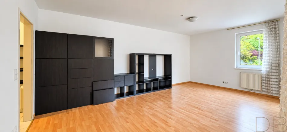 DB IMMOBILIEN | 2-Zimmer-Wohnung mit Balkon + Parkplatz - Bild