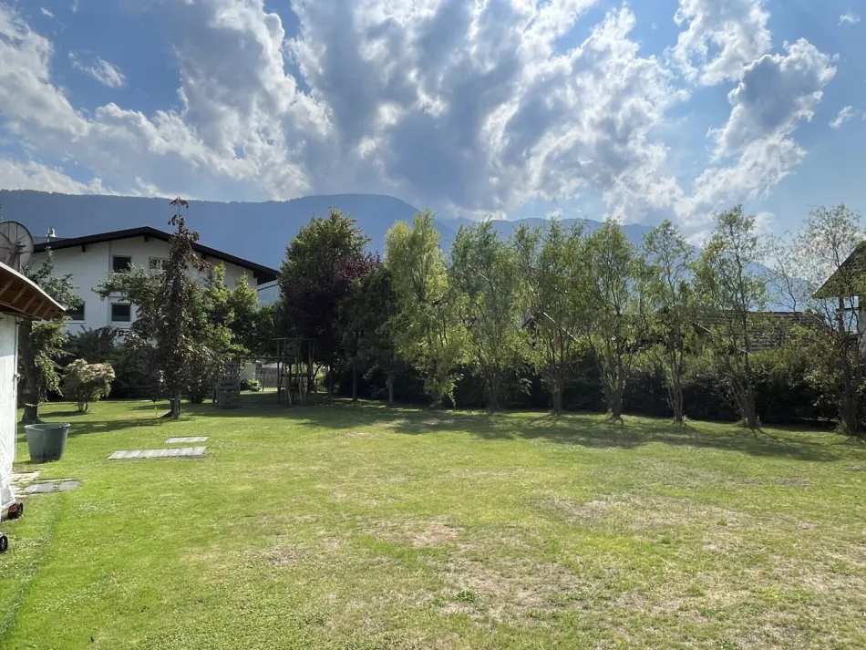 Baugrundstücke in Zirl in ortsnaher, sonniger Infrastrukturlage eine Viertelstunde westlich von Innsbruck - Titelbild