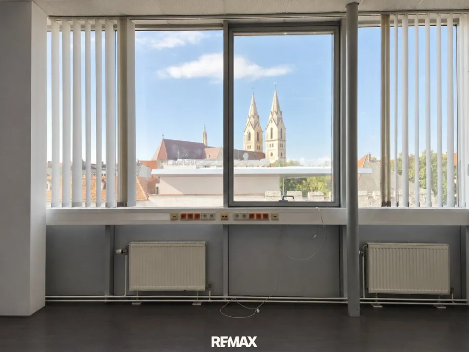 Großzügiges Büro mit ca. 586 m² zu mieten- vollsaniert, zentral gelegen mit traumhaftem Ausblick – verfügbar ab 2027! - Bild