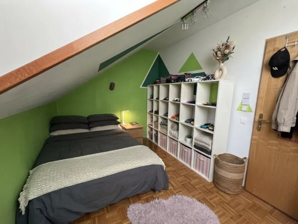 Charmante Dachgeschosswohnung mit Wintergarten in Fürnitz - Bild