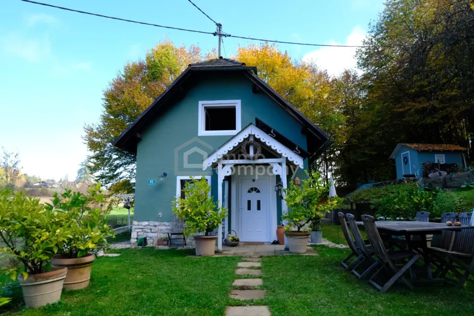 Kleines Juwel am Waldrand: liebevoll renoviertes Landhaus - Bild
