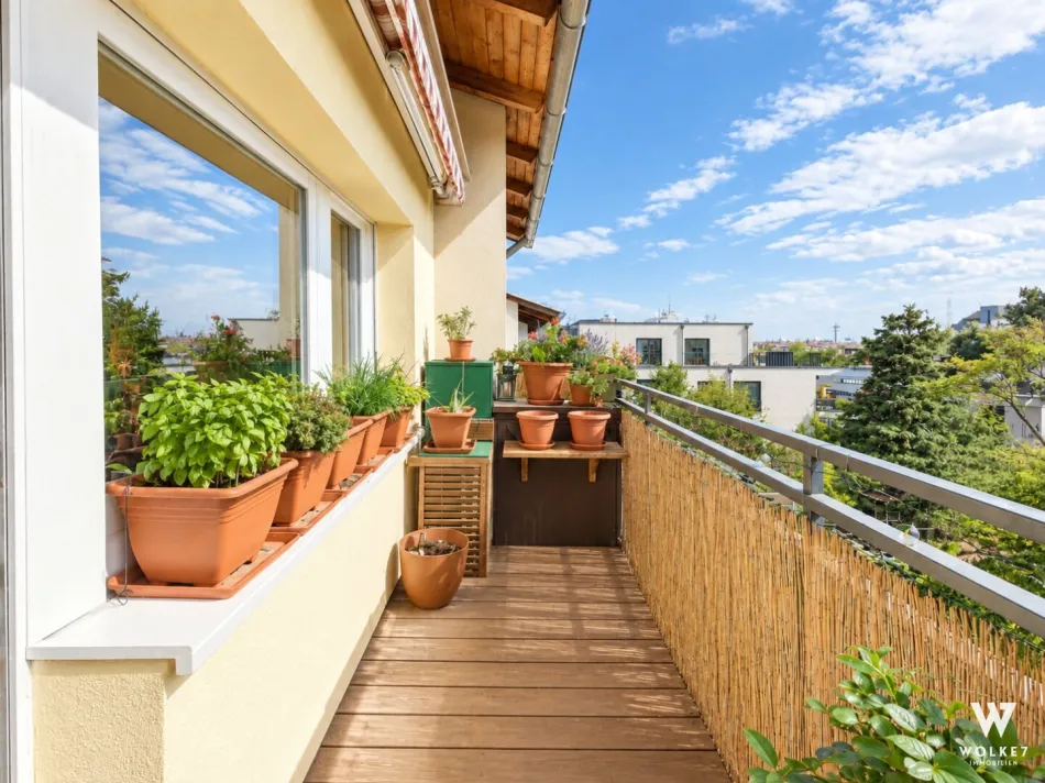 Lichtdurchflutete 3-Zimmer Wohnung mit wunderschönem Grünblick I Sonniger Süd-West Balkon - Bild
