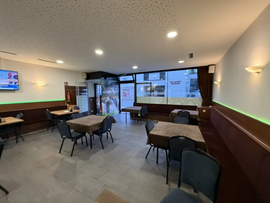 Gastronomielokal mit Bar und Küche in zentraler Lage von Salzburg - Bild