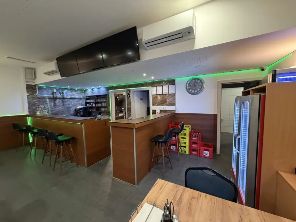 Gastronomielokal mit Bar und Küche in zentraler Lage von Salzburg - Bild