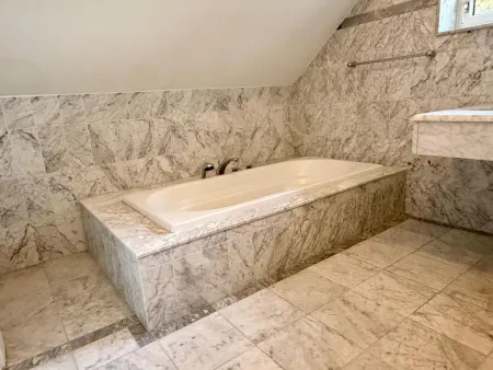 Badewanne im Obergeschoß