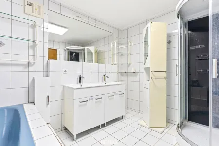 Badezimmer EG
