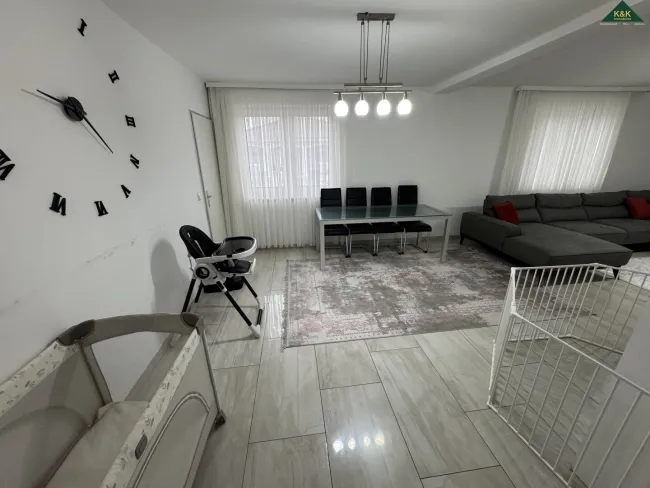 ZUSÄTZLICH VIEL PLATZ FÜR EIN 2. HAUS (noch 236 m² verbaubare Fläche) - Bild