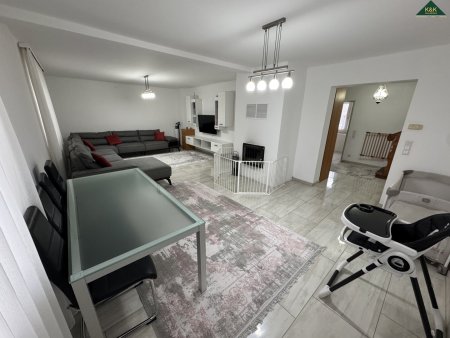 ZUSÄTZLICH VIEL PLATZ FÜR EIN 2. HAUS (noch 236 m² verbaubare Fläche)