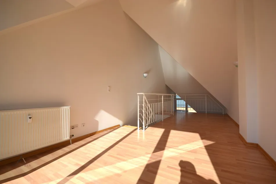 Helle Dachgeschoss- Maisonette in attraktiver Zentrumslage - Bild