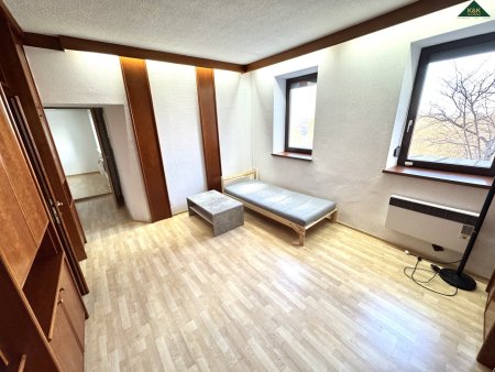 2,5 ZIMMER WOHNUNG MIT VIEL STAURAUM - PROVISIONSFREI
