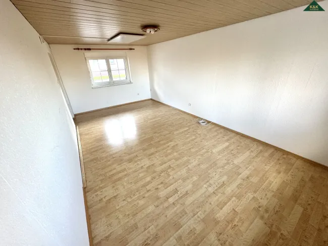 2,5 ZIMMER WOHNUNG MIT VIEL STAURAUM - PROVISIONSFREI - Bild