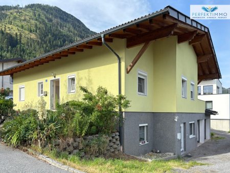 Schönes Einfamilienhaus mit Einliegerwohnung