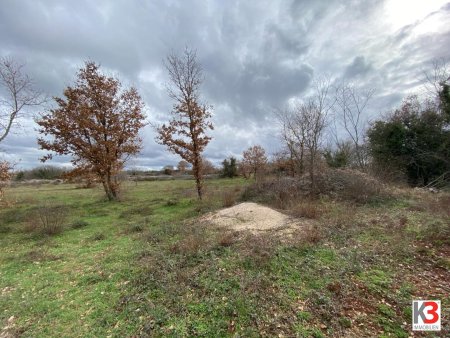 K3 - Vodnjan - teilbares, aufgeschlossenes Baugrundstück mit MEERBLICK