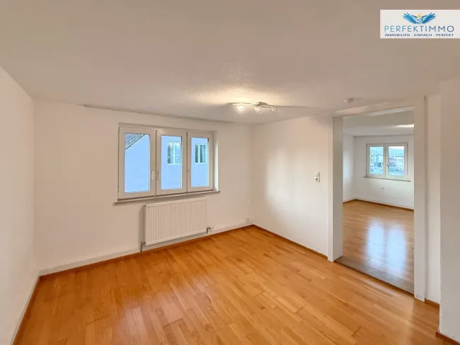 Große 3-Zimmer-Wohnung mit Terrasse - Titelbild