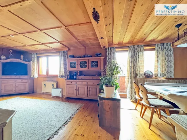 Großzügiges Einfamilienhaus auf 1.144 qm großem Grund - Verkauf mit Wohnrecht & Leibrente - Titelbild