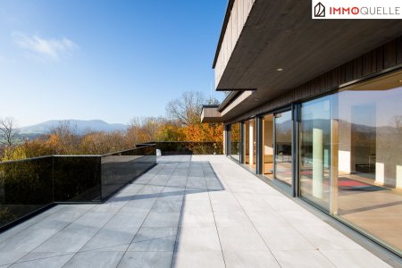Penthouse am Mondsee – Ein Rückzugsort der Extraklasse! Hochwertige Vollholz-Architektur, 4 Terrassen und spektakulärer Panoramablick auf den Mondsee – bezugsfertig und barrierefrei.