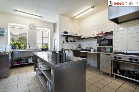 Stadtjuwel mit stabilem Ertrag - Vermietetes Geschäftslokal in historischer Stadtplatzlage - mit ca. 6 % Rendite, großzügiger Raumstruktur und optimaler Kundenführung