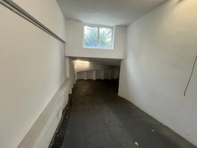 NUR NOCH 1 Stapelparkplatz zu vermieten in 1180 Wien, Witthauergasse! - Bild