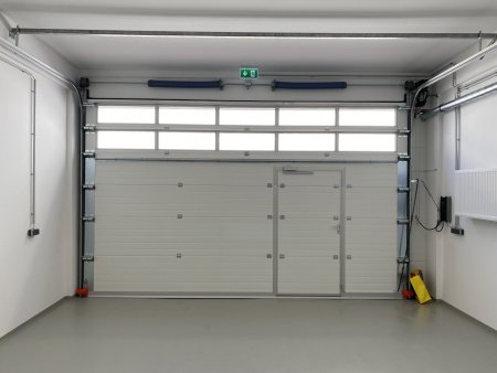 Halle 87m² mit ebenerdiger Einfahrt in Top Lage im Industriezentrum