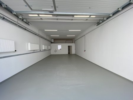 Halle 87m² mit ebenerdiger Einfahrt in Top Lage im Industriezentrum