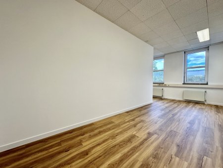 Büro / Ausstellungsraum / Schauraum / Studio / Barrierefrei / inkl. ENERGIEKOSTEN, Reinigung, Parkplatz! in 1230 Wien