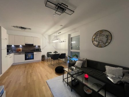 Gepflegte 65m² Wohnung mit Pellets-Zentralheizung, Energieausweis Klasse A, Loggia, Tiefgaragenstellplatz